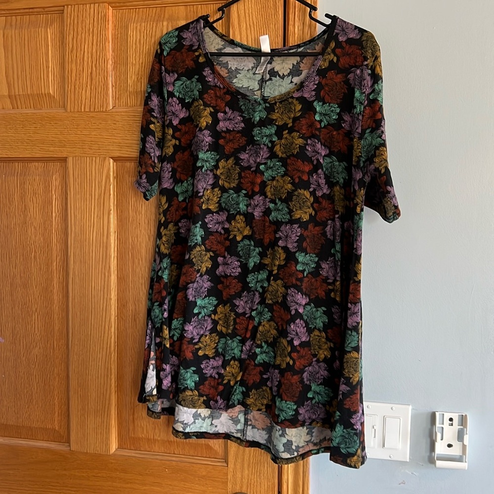 Lularoe perfect tee